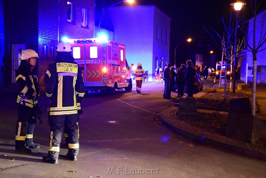 Feuer 2 Koeln Porz Langel Hinter der Kirche P161.JPG - Miklos Laubert